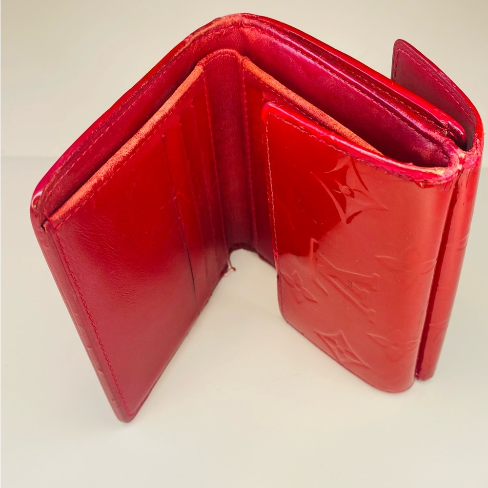 Louis Vuitton Elise Vernis Wallet – Red Patent Monogram - Picture 11 of 16